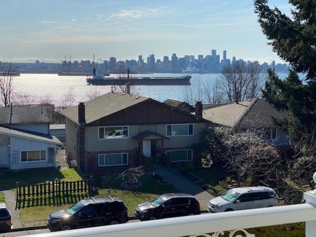 Ocean Breeze Executive Bed And Breakfast North Vancouver Exteriör bild