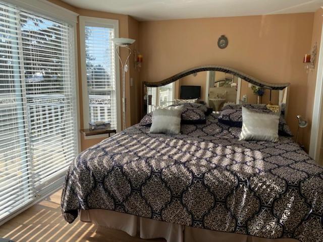 Ocean Breeze Executive Bed And Breakfast North Vancouver Exteriör bild